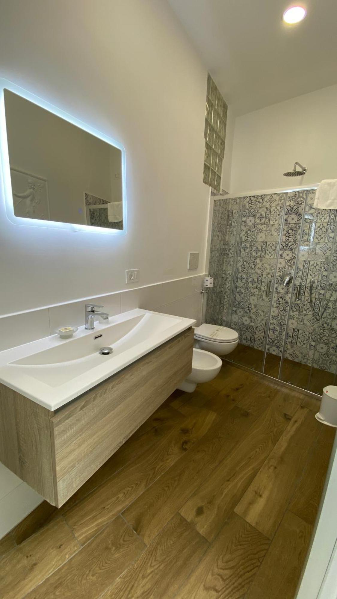 Inner Triple Room