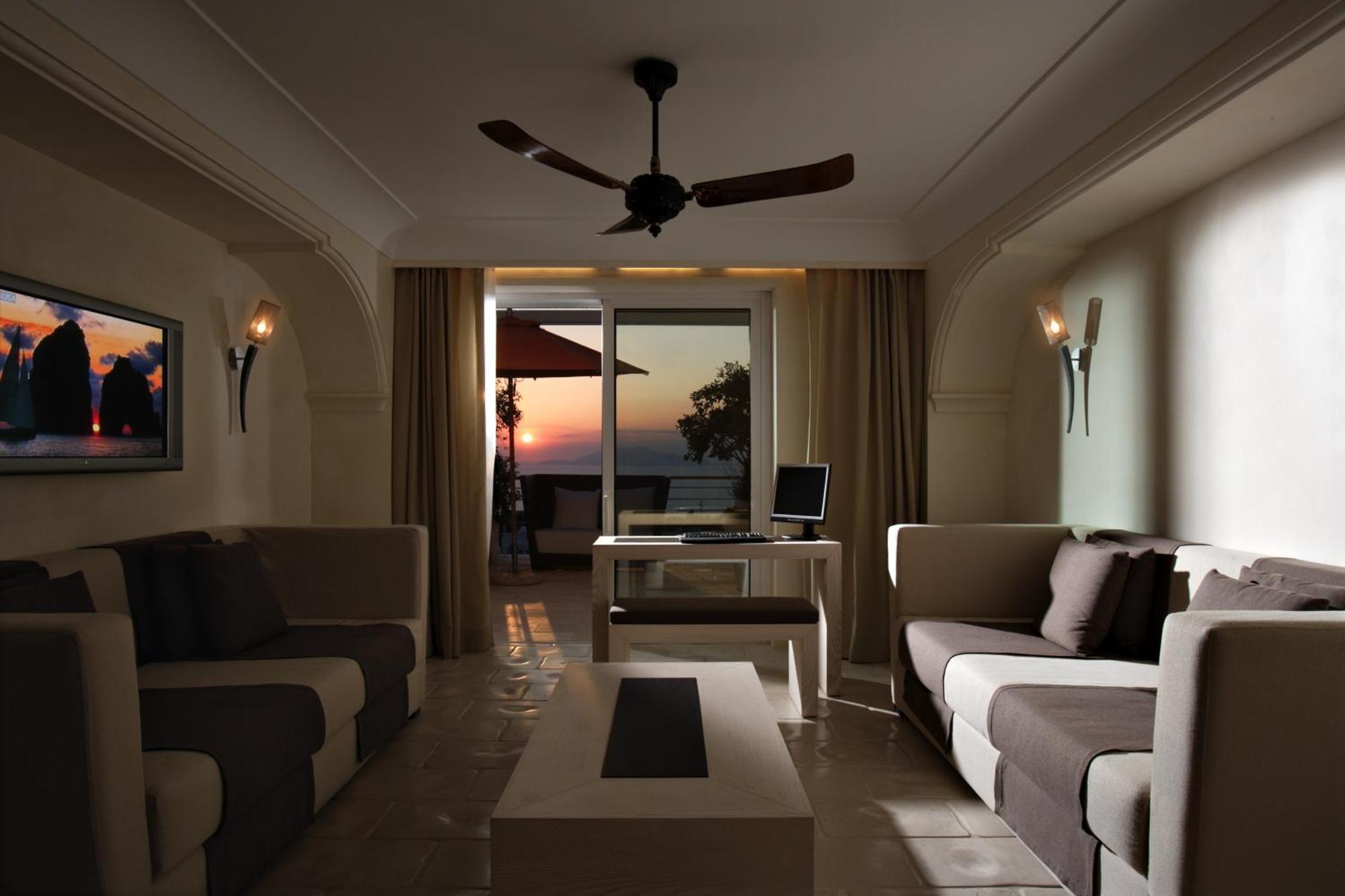 Suite Callas con Piscina a Immersione - Lato Mare